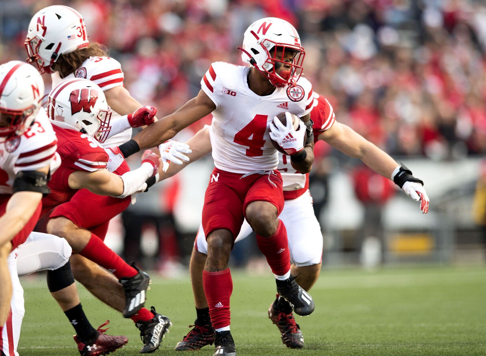 112122-owh-spo-nebraskawisconsin-em23.jpg